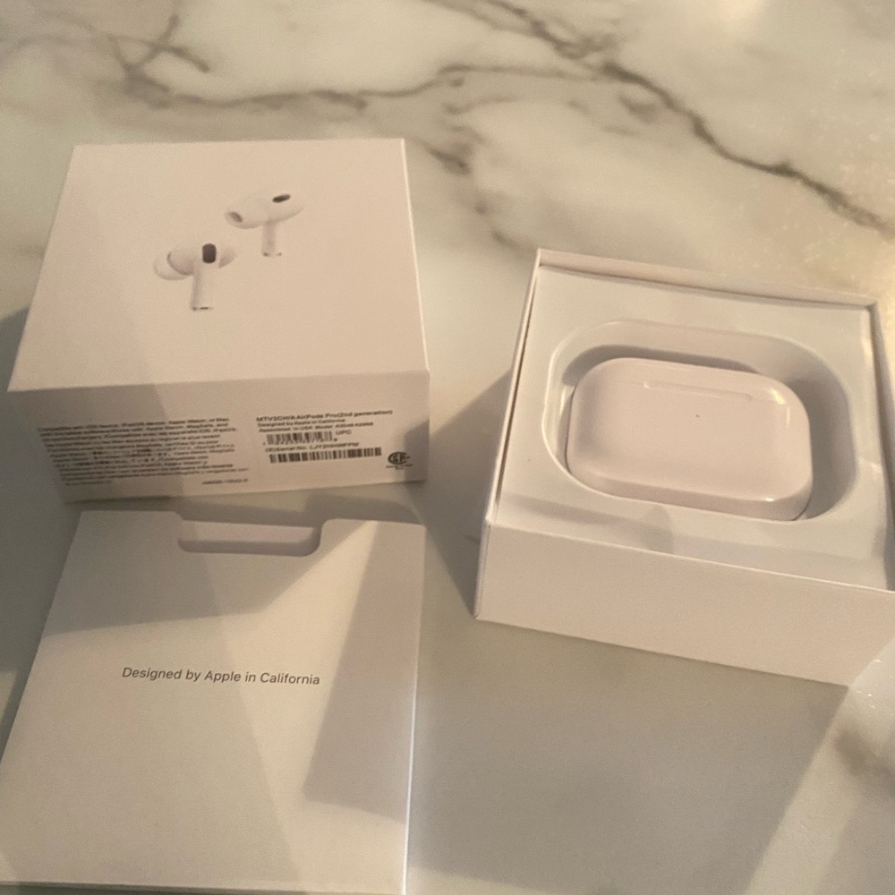 Apple AirPod Gen pro 2 , and Gen 3